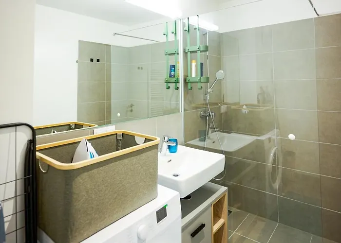 Apartment Schoen Eingerichtetes Mit Terrasse Vienna