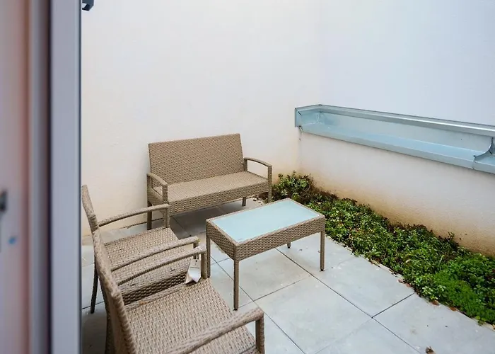 Schoen Eingerichtetes Mit Terrasse Apartment *