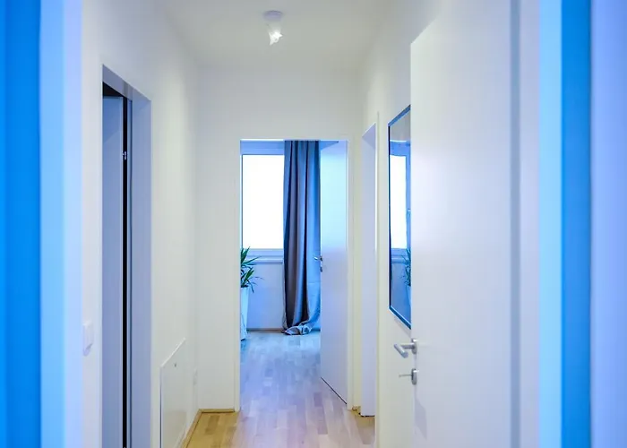 Apartment Schoen Eingerichtetes Mit Terrasse *