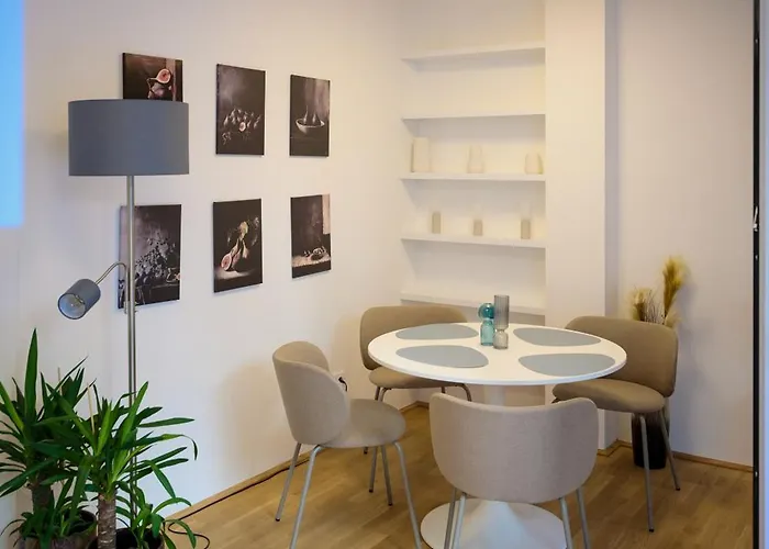 Schoen Eingerichtetes Mit Terrasse Apartment