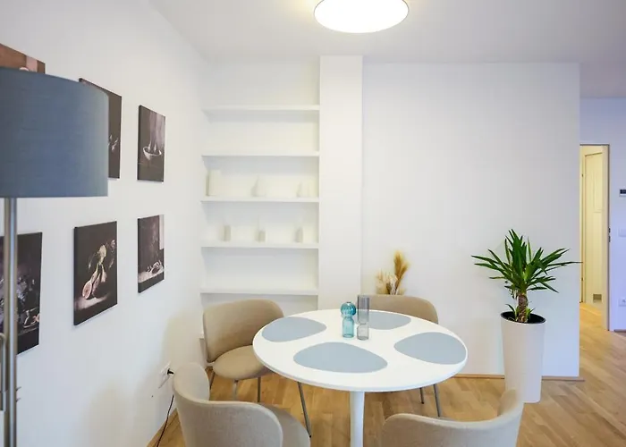 Apartment Schoen Eingerichtetes Mit Terrasse *